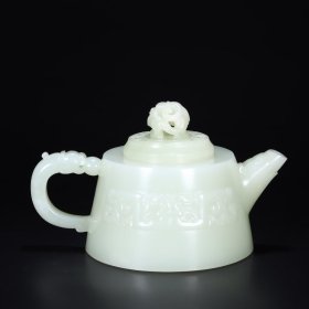 回流：新疆和田玉雕茶壶。
规格