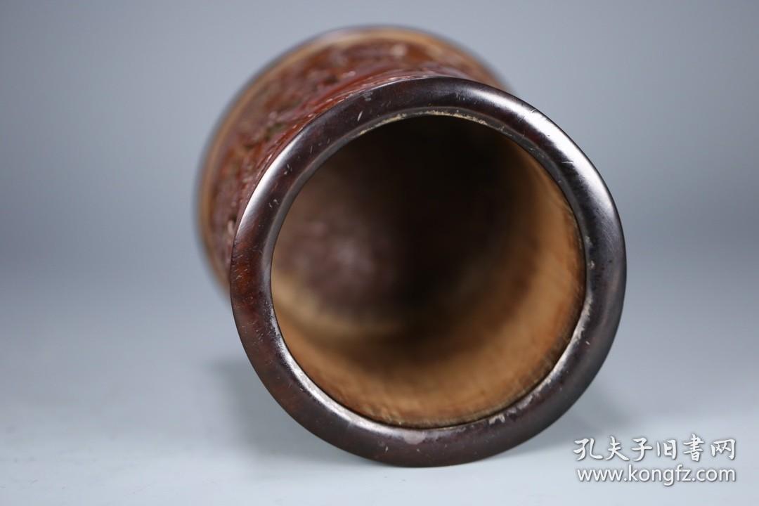 清 老竹雕琴棋书画笔筒。尺寸高17.3*14.2cm、