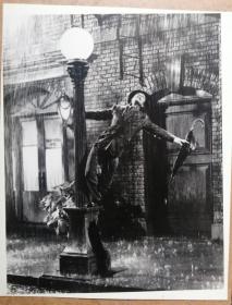 绝版老电影剧照：雨中曲 Singin' in the Rain （1952，稀缺绝版无底片相纸美国老电影工作照，大张12寸5张全套，保存完好近九品，参见实拍图片，)