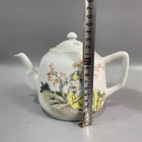 民国粉彩人物茶壶