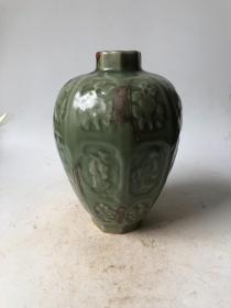 龙泉青瓷八仙梅瓶
口径12.5cm
高度19cm