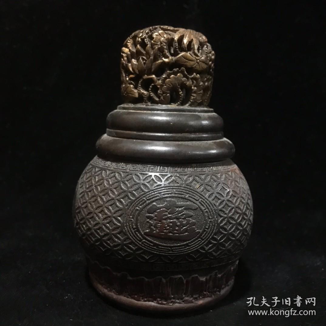 旧藏：葫芦漆金蝈蝈罐包将红润尺寸：高10.5cm 肚宽7.6cm 口径4.2cm重69g。