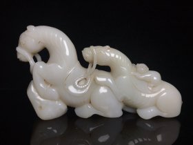 精品和田玉马上封侯 
规格: 17x8.6x3.8，重516克