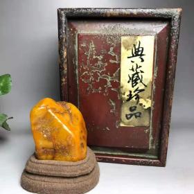 珍藏品 老木盒装雕刻家【次闲】尺寸：5.5*4*7厘米
重量：205克