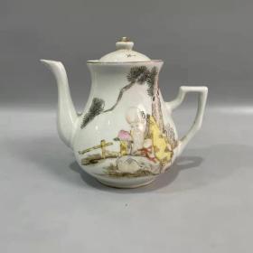 民国时期粉彩人物茶壶
