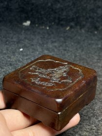 寿山石印泥盒尺寸:长宽高6.1/6.1/2.9厘米