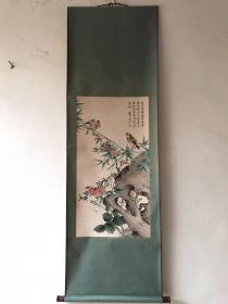 立轴 花鸟
【宝贝尺寸】182x58 厘米
【宝贝画芯】87x46厘米
【宝贝编号】XH526370