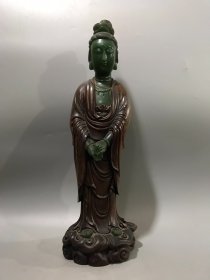 旧藏：檀木镶嵌碧玉观音造像摆件
雕工精致，包桨自然，品相完好
尺寸：高47cmx13cm，重量：2083g