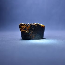 【惜墨舫】致敬708090内径20天然新疆和田玉秋梨黑皮白玉籽料螭龙扳指戒指手把件 苏工苏州玉雕 70后80后90后喜欢的藏品商品 致敬逆行者