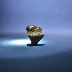 【惜墨舫】致敬708090 5克天然新疆和田玉红皮黑皮独籽料呱呱来财挂坠小手玩配饰 苏工苏州玉雕 70后80后90后喜欢的藏品商品 致敬逆行者