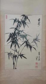 王培秀【惠友低价精品保真】王培秀王培秀，1920年生，原名王俊生，山东齐河人，五十年代师从齐白石学画。师承于国画大师齐白石门下，毕业于中国书画函授大学，现为中国书画家协会理事，中国艺术家协会山东分会会员，山东省老年书画研究会老年画家，齐鲁书画院画师，山东省东方国际名人书画院画师，中原书画院高级画师，金秋书画院院士，济南市老干部书画研究会理事。 　