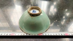 豆青老瓷碗