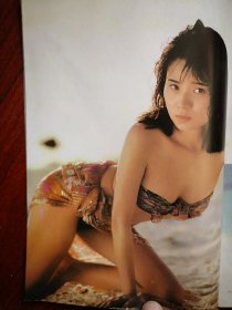 彩铜版泳装美女写真插页海报4.（两张）