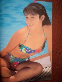 彩铜版泳装波霸美女写真插页19，单张