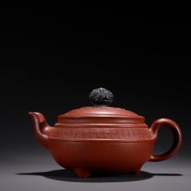 旧藏·荆南山款紫砂如意纹茶壶