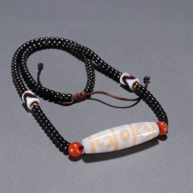莲师三眼天珠。