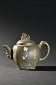 旧藏 “冯桂林”款 紫砂民国绿罗汉图茶壶，