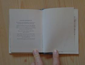 英文原版书 大约64开 硬皮精装 BEATRIX POTTER AND PETER RABBIT 毕翠克丝·波特与彼得兔 书衣表面痕迹少 硬皮书外观好 内页干净整齐无写画