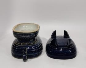 大清乾隆年制，蓝釉螭虎环带纹簋，高度16.7㎝，口径16.3㎝，底14.1㎝，
