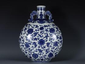 清乾隆，青花缠枝莲纹双耳如意扁瓶 高度43.4，口径6.8，肚径32.6，底径13.3