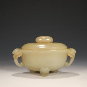 和田玉三足炉 尺寸:高6.4cm，宽10.8cm，厚5.6cm，重174g