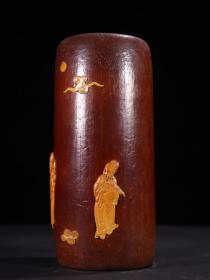 旧藏老竹雕镶珍贵材质 人物故事笔筒。 规格：高17.5cm直径7.5cm重：239.5克，