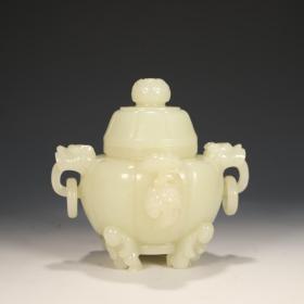 和田玉“八卦铜薰”炉 尺寸:直径6.9cm，高8.8cm，重291g