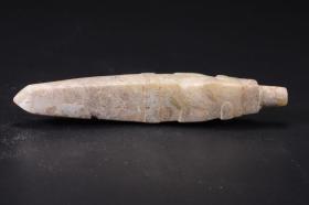 良渚文化沙笔 尺寸：9.4*1.4*1.4CM。 重量：37克。