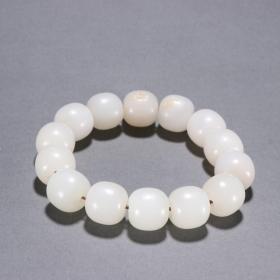 回流 和田玉桶珠手串。 规格：珠径1.6㎝重99g