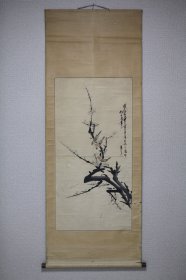 莲溪，梅花小鸟图。莲溪(1816—1884)，释名真然，江苏兴化人。字莲溪，号野航，以字行。道光二十四年(1844)同歙人汪仰绘至扬州。尝画盈丈人像、佛像，不用朽稿，落笔即成，人称绝技。善竹石、飞禽，尤擅画荷。