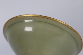 宋代 耀州窑包银鎏金边刻花茶碗,