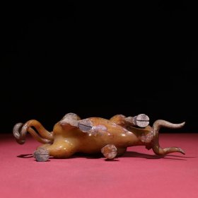 旧藏，汉代生坑满沁虎噬牛小摆件，