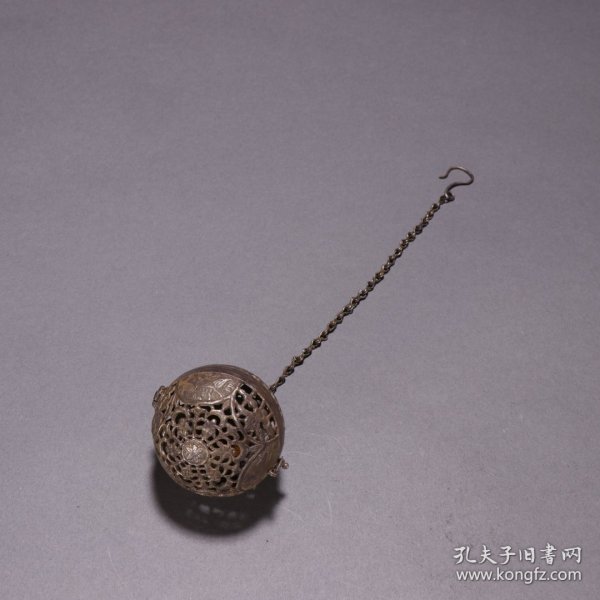 清 银镂空花鸟纹香囊