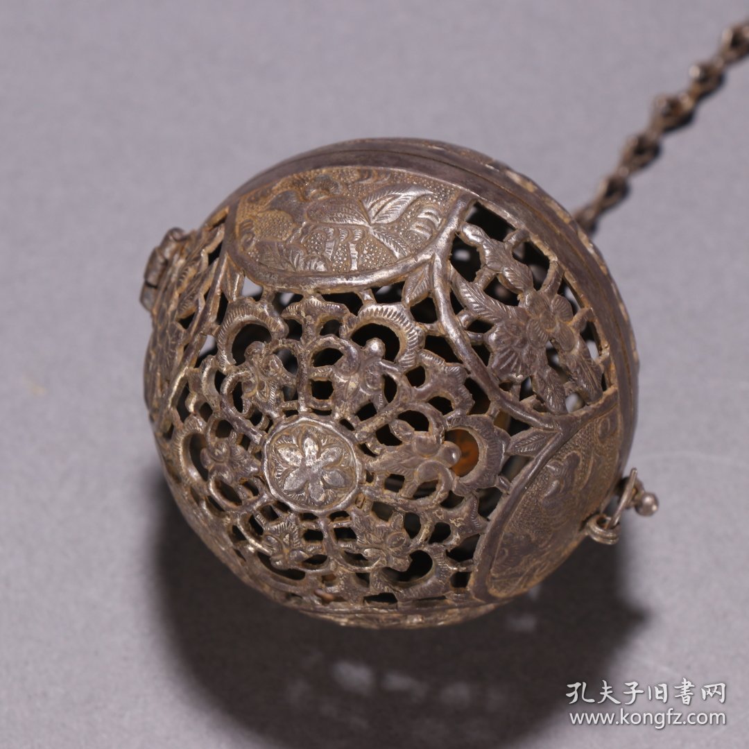 清 银镂空花鸟纹香囊