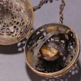 清 银镂空花鸟纹香囊