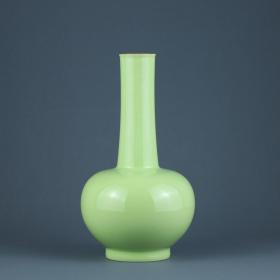 清雍正 绿釉胆瓶