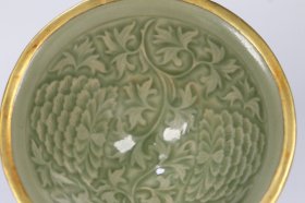 宋代 耀州窑包银鎏金边刻花茶碗,