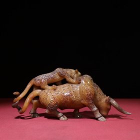 旧藏，汉代生坑满沁虎噬牛小摆件，