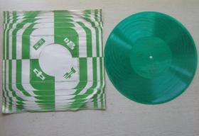 大薄膜唱片.海滨遐想.平静的海滩.海滨月夜圆舞曲.漫步.假日的海滩.美丽的渔场.清晨街景.高山青.山水隔不断相思情.
（25厘米）1980年出版（外包装85品.唱片9品）