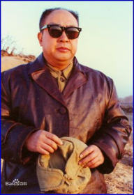 曾在多部影視劇飾演陳毅元帥、國(guó)家一級(jí)演員、曾任中國(guó)鐵路文工團(tuán)話劇團(tuán)團(tuán)長(zhǎng)劉錫田 1982年參演電影《風(fēng)雨下鐘山》外景籌備旅費(fèi)報(bào)領(lǐng)單，附貼北京、南京、揚(yáng)州、瓜州等地住房、交通等票據(jù)