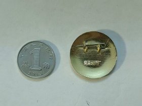 古玩文玩收藏类： 毛主席像章   2.3*2.3cm    #0161