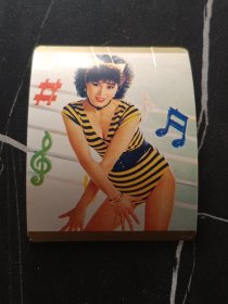 80年代 明星卡片  一张  背面歌谱
