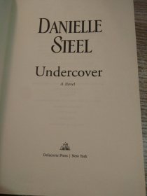 DANIELLE STEEL UNDERCOVER 具体看图