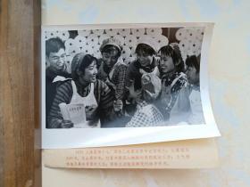 上海国棉十七厂女工，团支部书记谈兆兰