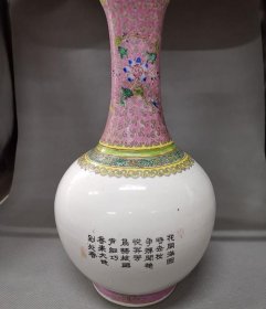 建国瓷纯手绘凤纹赏瓶。高41厘米，宽20厘米，全品。-64