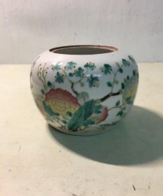 清代粉彩蝴蝶花卉纹苹果罐-93