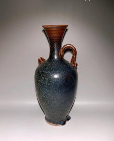 黑釉执壶（工艺品）。蜡泪痕记明显。釉色漂亮。直径11.7cm高27cm。-32