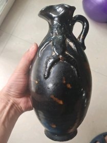 一个有特点的黑瓷花瓶-34