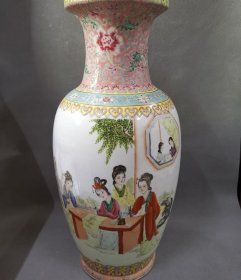 建国瓷纯手绘人物瓶。高45.5厘米，宽19厘米，全品。-84