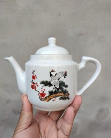 全品瓷器壶，高11厘米，-17